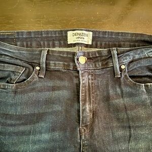 Women’s Levi’s Mid Rise Straight Jeans